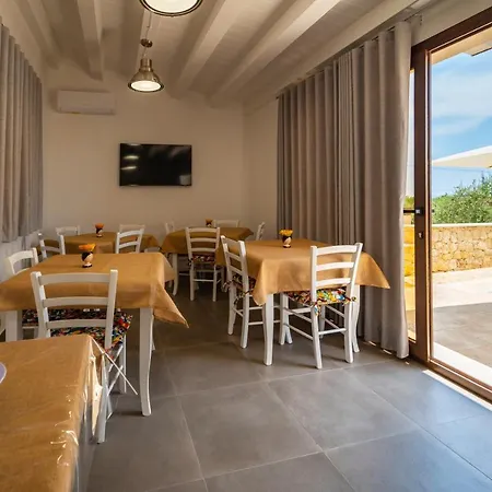 Villa Carmiano B&B Luxury Bedrooms In Avola In The Province Of Syracuse With Room With Swimming Pool-2